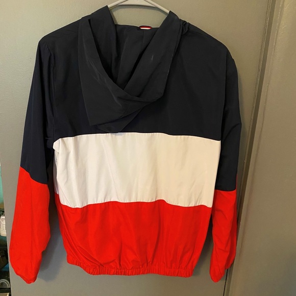 brandy melville windbreaker - Picture 2 of 2